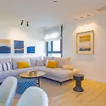 Cubo's Luxury Urban Sky 12